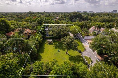 House in Miami, Florida 5 bedrooms, 624.3 sq.m. № 1861676 - photo 11