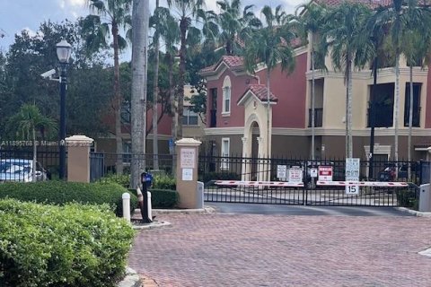 Снять в аренду кондоминиум в Мирамар, Флорида 2 спальни, 103.86м2, № 1948524 - фото 2