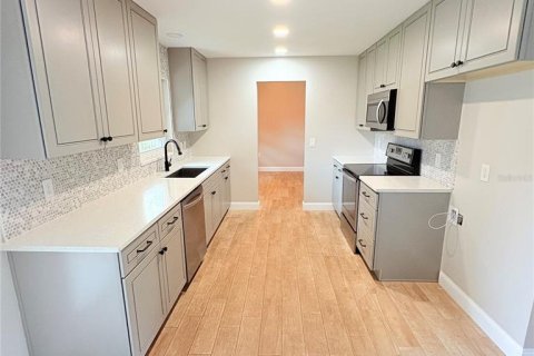 Casa en venta en Orlando, Florida, 3 dormitorios, 138.89 m2 № 1858417 - foto 3