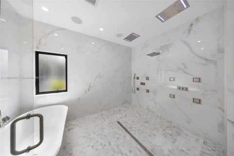 Купить виллу или дом в Майами, Флорида 4 спальни, 294.31м2, № 1893180 - фото 30