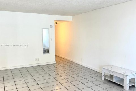 Copropriété à vendre à Surfside, Floride: 41.81 m2 № 1995650 - photo 10