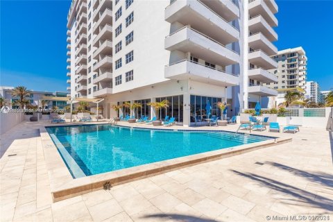 Copropriété à vendre à Surfside, Floride: 41.81 m2 № 1995650 - photo 18