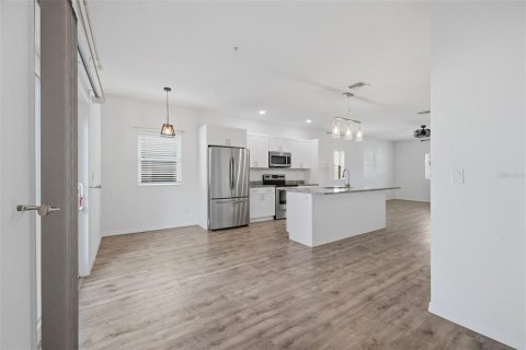 Immobilier commercial à vendre à Clearwater, Floride: 7 chambres, 309.74 m2 № 2393633 - photo 13
