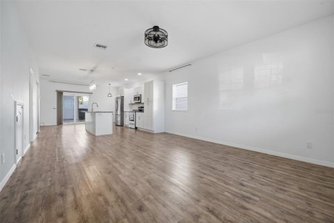 Immobilier commercial à vendre à Clearwater, Floride: 7 chambres, 309.74 m2 № 2393633 - photo 5