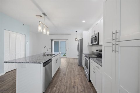 Immobilier commercial à vendre à Clearwater, Floride: 7 chambres, 309.74 m2 № 2393633 - photo 11
