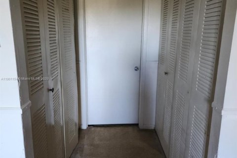 Condo in Miramar, Florida, 3 bedrooms  № 1952310 - photo 4