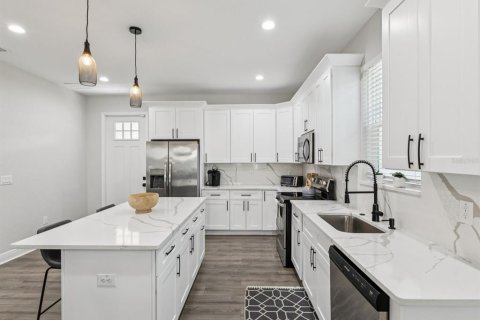 Casa en venta en Tampa, Florida, 3 dormitorios, 154.59 m2 № 1783255 - foto 5