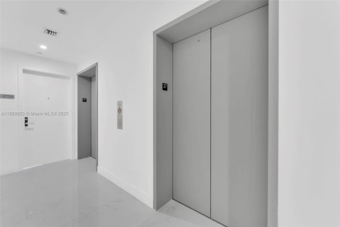 Снять в аренду кондоминиум в Майами, Флорида 3 спальни, 143.26м2, № 1939240 - фото 23