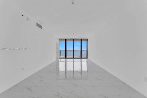 Снять в аренду кондоминиум в Майами, Флорида 3 спальни, 143.26м2, № 1939240 - фото 9