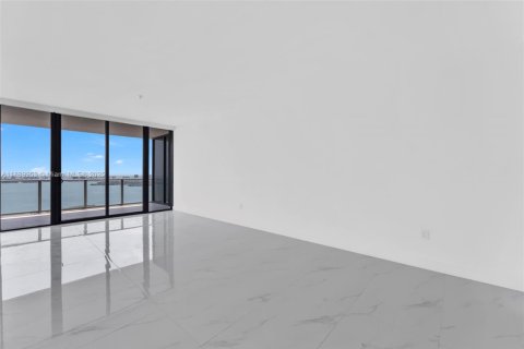 Снять в аренду кондоминиум в Майами, Флорида 3 спальни, 143.26м2, № 1939240 - фото 11