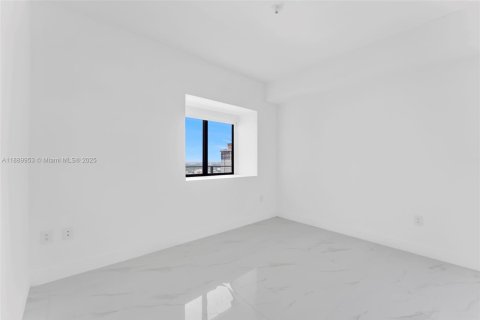 Снять в аренду кондоминиум в Майами, Флорида 3 спальни, 143.26м2, № 1939240 - фото 20