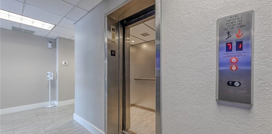 Commercial property in Fort Lauderdale, Florida № 46234