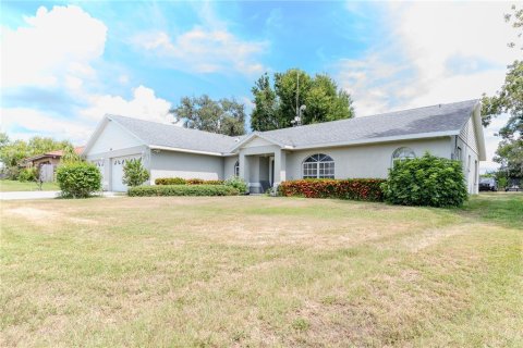 House in Lake Placid, Florida 3 bedrooms, 268.58 sq.m. № 1785017 - photo 24