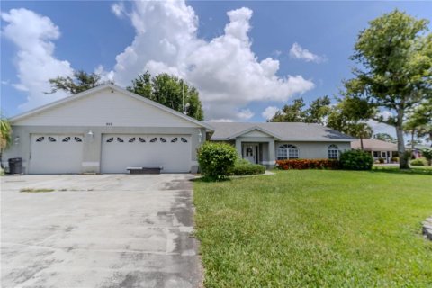 House in Lake Placid, Florida 3 bedrooms, 268.58 sq.m. № 1785017 - photo 1
