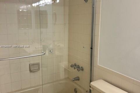 Condo in Surfside, Florida, 2 bedrooms № 1999578 - photo 16