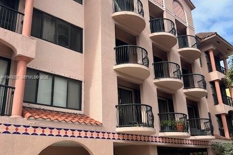 Condo in Surfside, Florida, 2 bedrooms  № 1999578