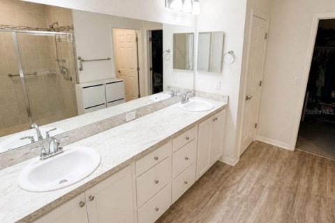 Casa en venta en Haines City, Florida, 5 dormitorios, 291.81 m2 № 2202136 - foto 12