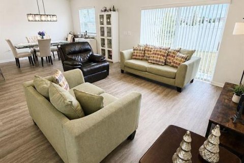 Casa en venta en Haines City, Florida, 5 dormitorios, 291.81 m2 № 2202136 - foto 6