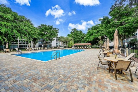 Condominio en venta en Coconut Creek, Florida, 2 dormitorios, 119.94 m2 № 2084783 - foto 29