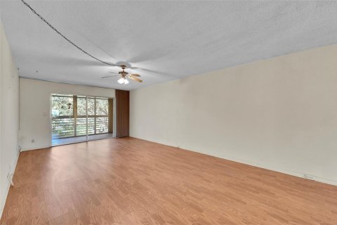 Condominio en venta en Coconut Creek, Florida, 2 dormitorios, 119.94 m2 № 2084783 - foto 4