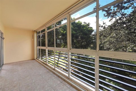 Condominio en venta en Coconut Creek, Florida, 2 dormitorios, 119.94 m2 № 2084783 - foto 23