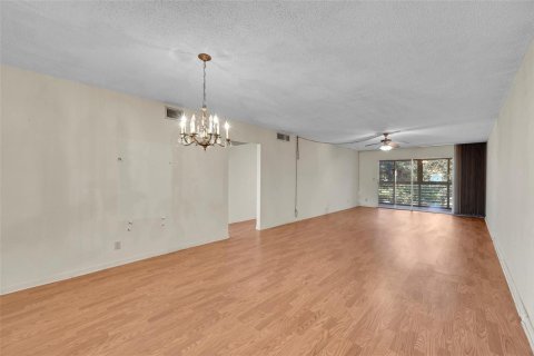 Condominio en Coconut Creek, Florida, 2 dormitorios  № 2084783