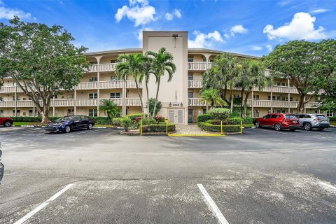 Condominio en venta en Coconut Creek, Florida, 2 dormitorios, 119.94 m2 № 2084783 - foto 27