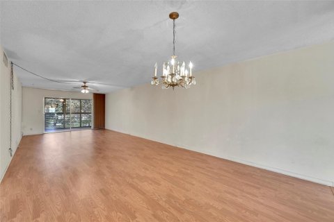 Condominio en venta en Coconut Creek, Florida, 2 dormitorios, 119.94 m2 № 2084783 - foto 2