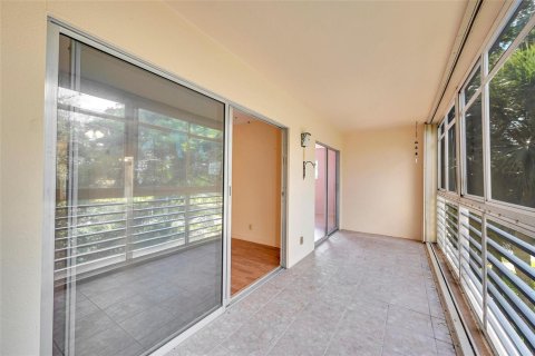 Condominio en venta en Coconut Creek, Florida, 2 dormitorios, 119.94 m2 № 2084783 - foto 24