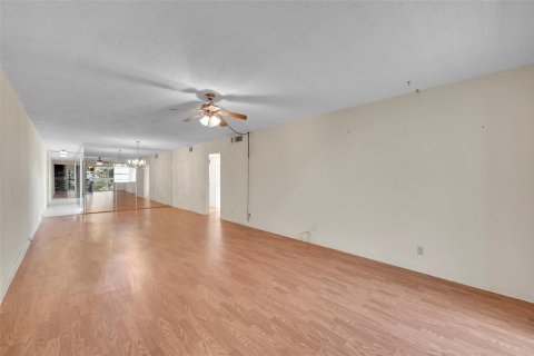 Condominio en venta en Coconut Creek, Florida, 2 dormitorios, 119.94 m2 № 2084783 - foto 7
