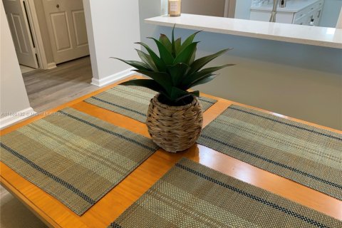 Condo in Stuart, Florida, 2 bedrooms  № 1946015 - photo 14