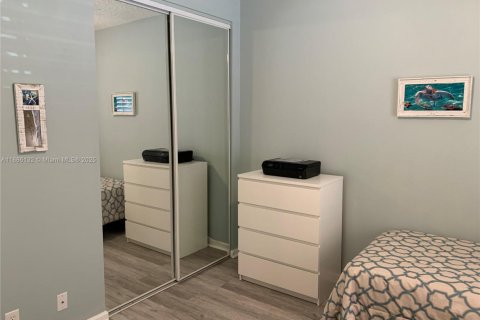 Condo in Stuart, Florida, 2 bedrooms  № 1946015 - photo 19
