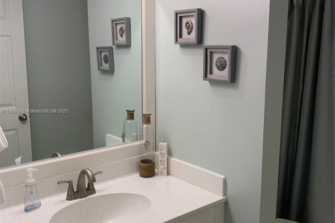 Condo in Stuart, Florida, 2 bedrooms  № 1946015 - photo 27