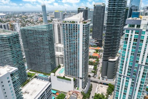 Condominio en Miami, Florida, 2 dormitorios  № 2077224
