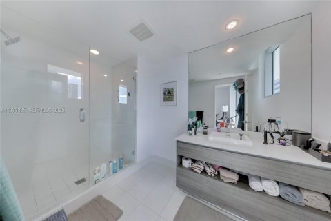 Condominio en venta en Miami, Florida, 2 dormitorios, 85.56 m2 № 2077224 - foto 18