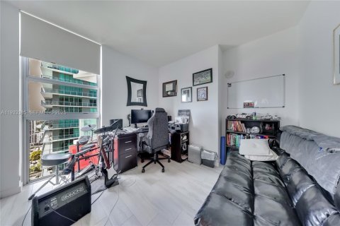 Condominio en venta en Miami, Florida, 2 dormitorios, 85.56 m2 № 2077224 - foto 19
