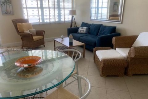 Copropriété à louer à Miami Beach, Floride: 1 chambre, 65.03 m2 № 1861265 - photo 4