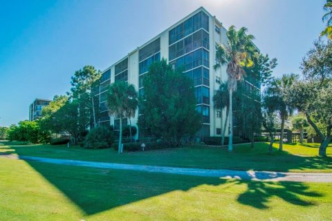 Copropriété à vendre à Clearwater, Floride: 2 chambres, 99.41 m2 № 2225069 - photo 3