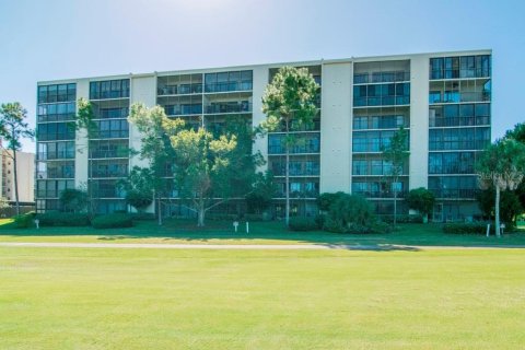 Copropriété à vendre à Clearwater, Floride: 2 chambres, 99.41 m2 № 2225069 - photo 2