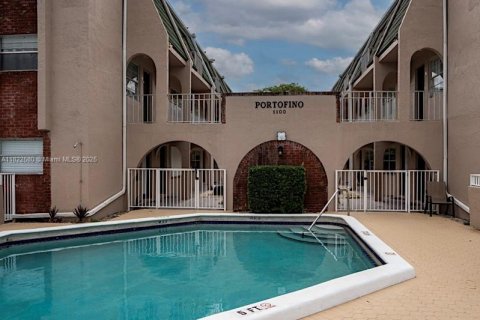 Condo in Deerfield Beach, Florida, 1 bedroom  № 1792540 - photo 3