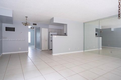 Condo in Deerfield Beach, Florida, 1 bedroom  № 1792540 - photo 5