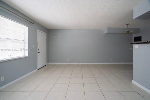 Condo in Deerfield Beach, Florida, 1 bedroom  № 1792540 - photo 8