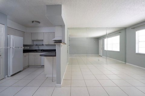 Condo in Deerfield Beach, Florida, 1 bedroom  № 1792540 - photo 9