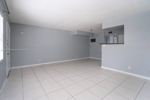 Condo in Deerfield Beach, Florida, 1 bedroom  № 1792540 - photo 7