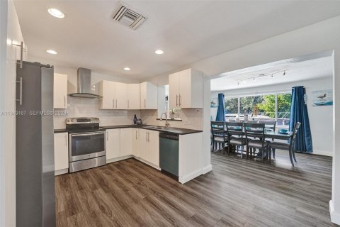 Снять в аренду виллу или дом в Дания-Бич, Флорида 3 спальни, 154.59м2, № 2005097 - фото 25