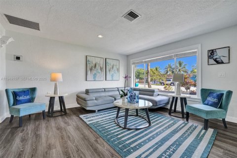 Снять в аренду виллу или дом в Дания-Бич, Флорида 3 спальни, 154.59м2, № 2005097 - фото 10