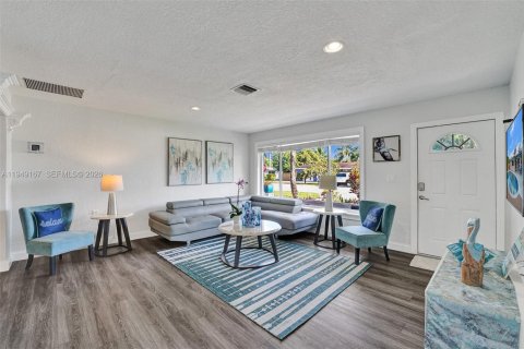 Снять в аренду виллу или дом в Дания-Бич, Флорида 3 спальни, 154.59м2, № 2005097 - фото 9