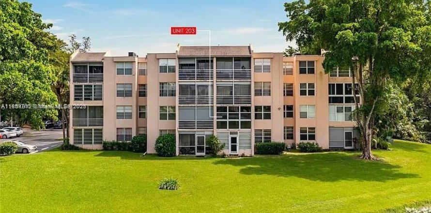 Condo in Davie, Florida, 2 bedrooms № 1892032