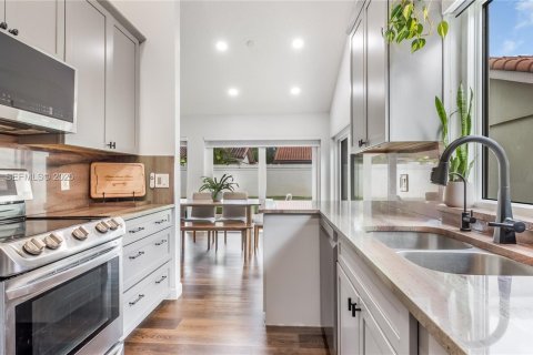 Casa en venta en West Palm Beach, Florida, 3 dormitorios, 180.69 m2 № 1984062 - foto 11