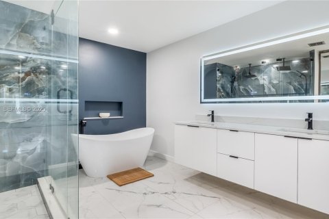 Casa en venta en West Palm Beach, Florida, 3 dormitorios, 180.69 m2 № 1984062 - foto 3